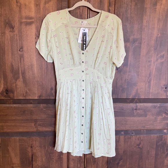 Billabong sundress - Picture 1 of 3